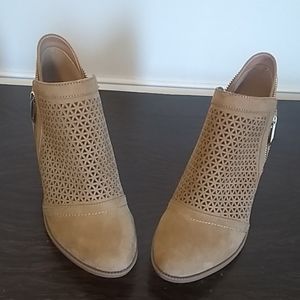 Dream Camel Ankle Boots